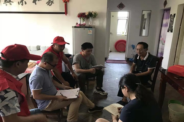 許貴村黨群家訪.jpg