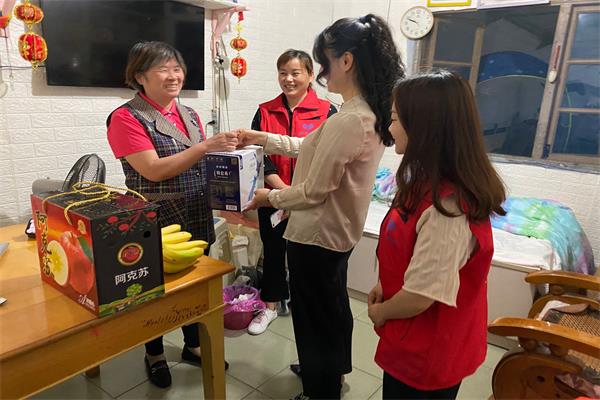 關愛困難老人 奉獻微薄之力 (3).jpg